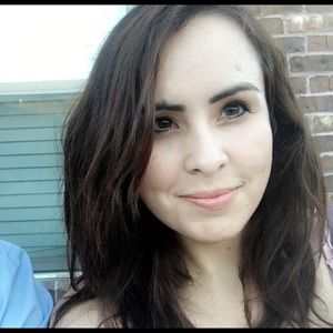 Meet your Posher, Alejandra